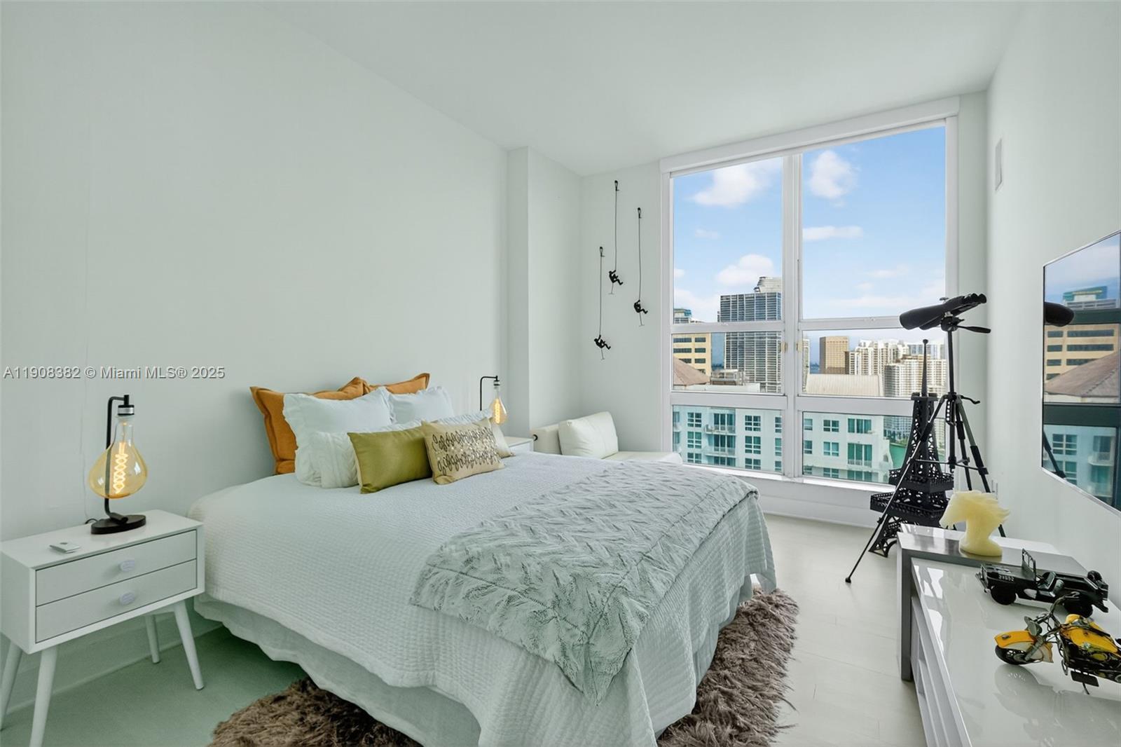 THE MARK ON BRICKELL COND - Residential Lease
