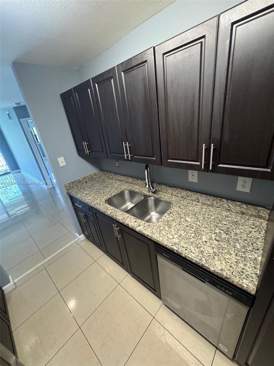 PRESERVE AT AVERY LAKES - Residential Lease