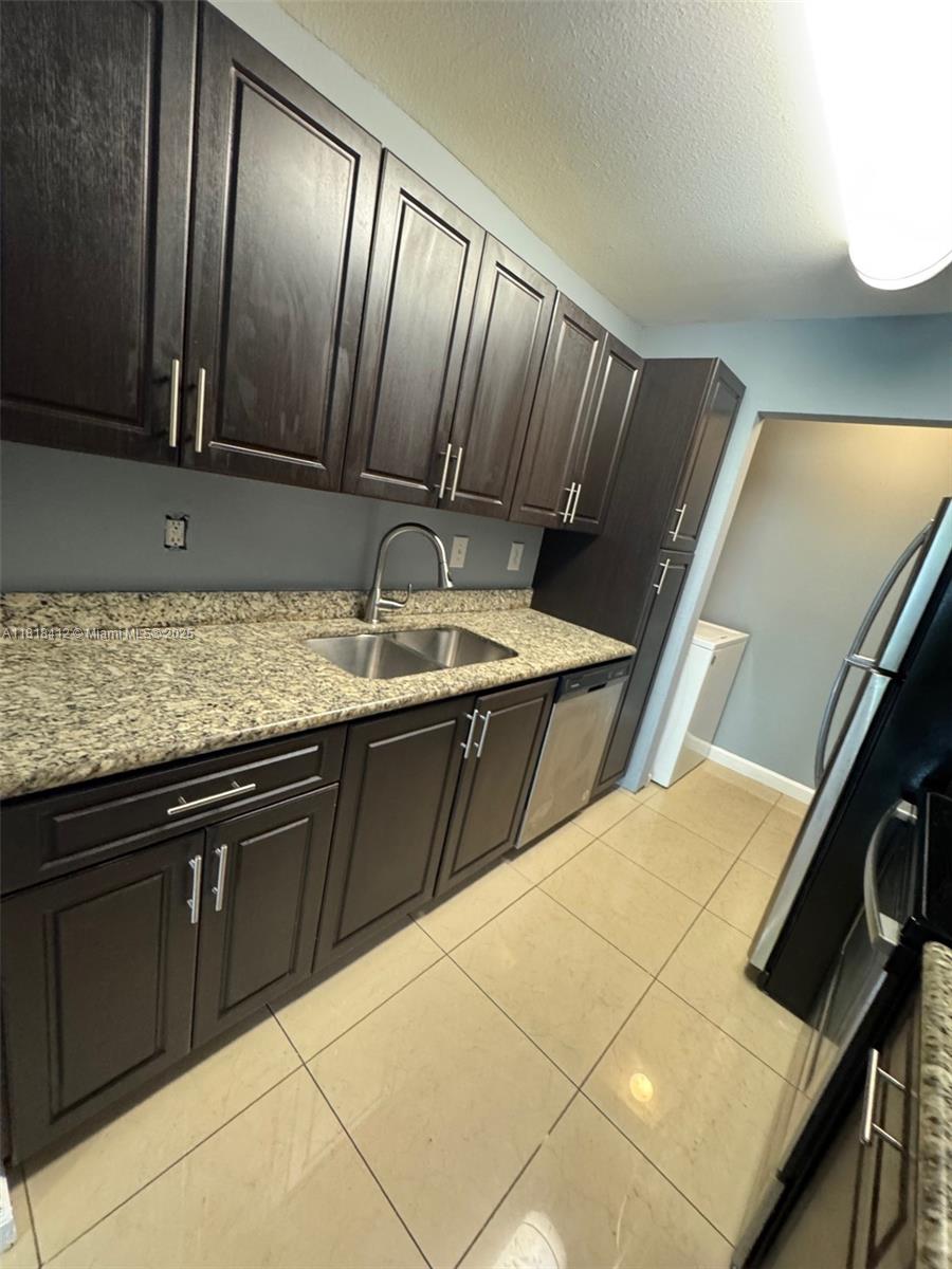 PRESERVE AT AVERY LAKES - Residential Lease