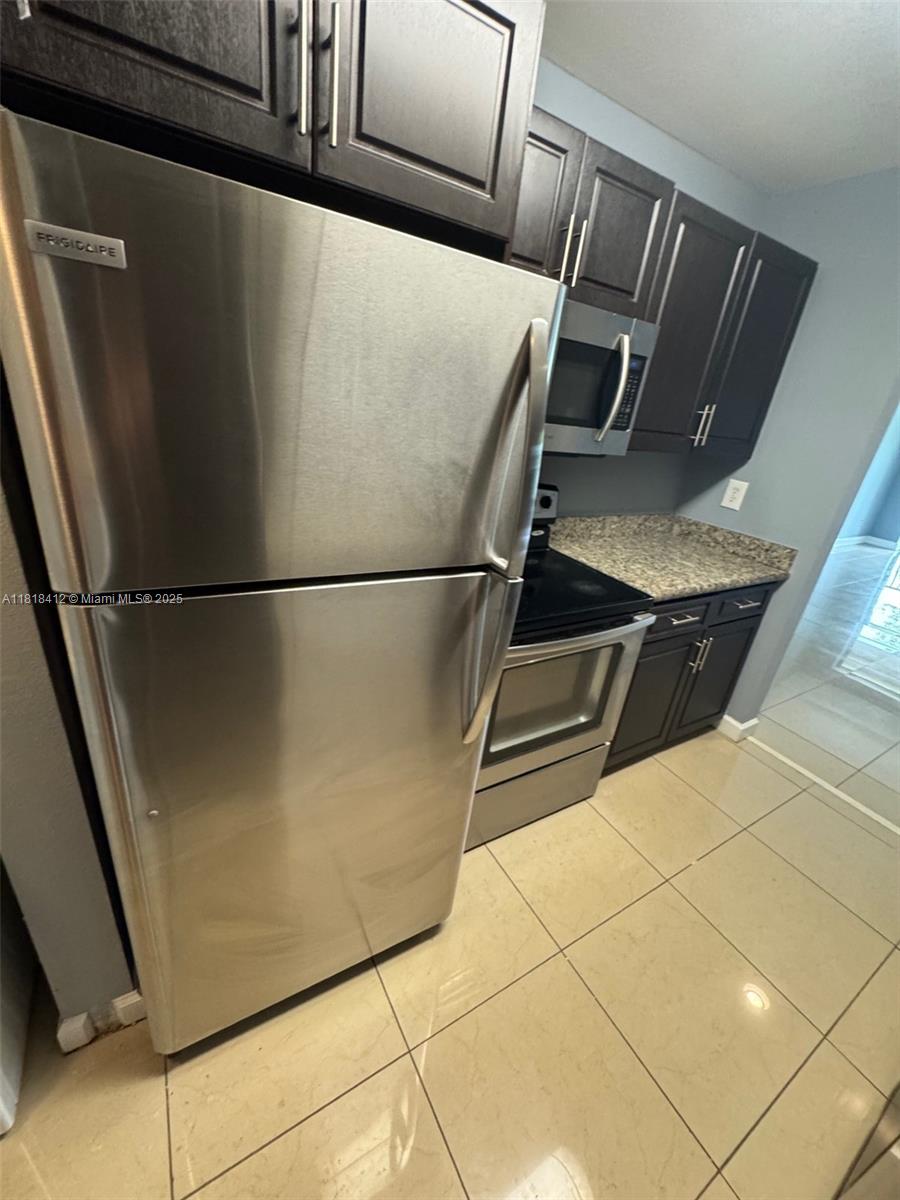 PRESERVE AT AVERY LAKES - Residential Lease