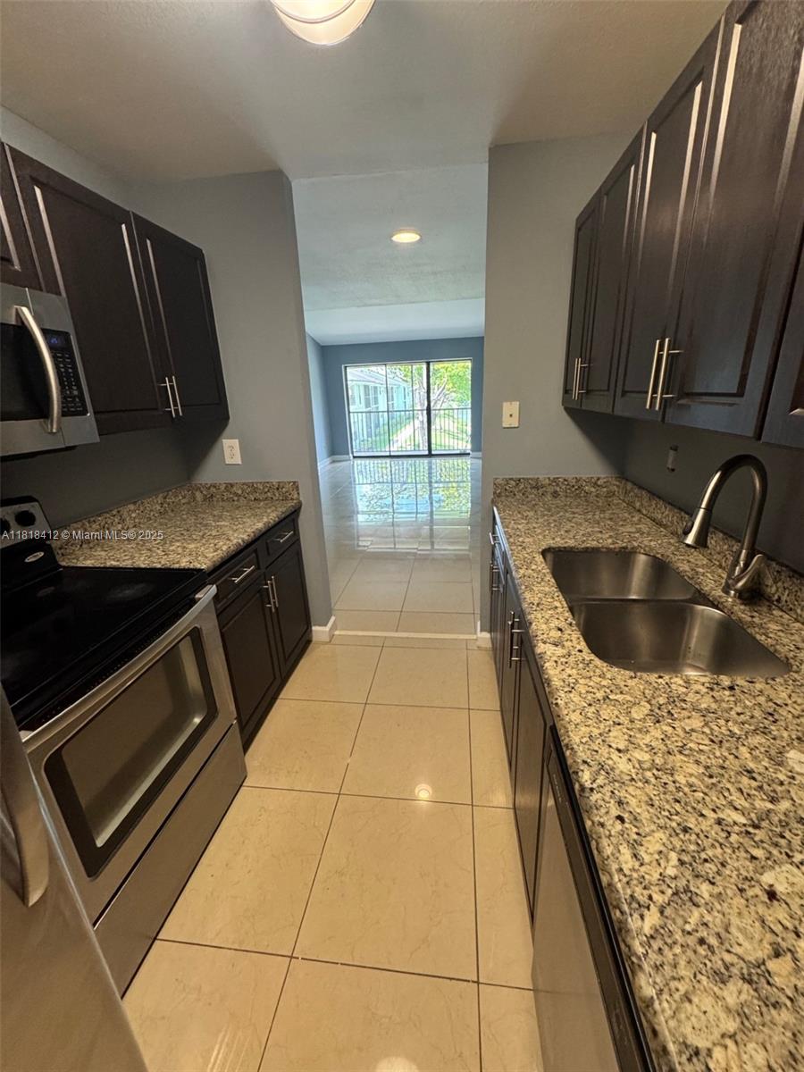 PRESERVE AT AVERY LAKES - Residential Lease
