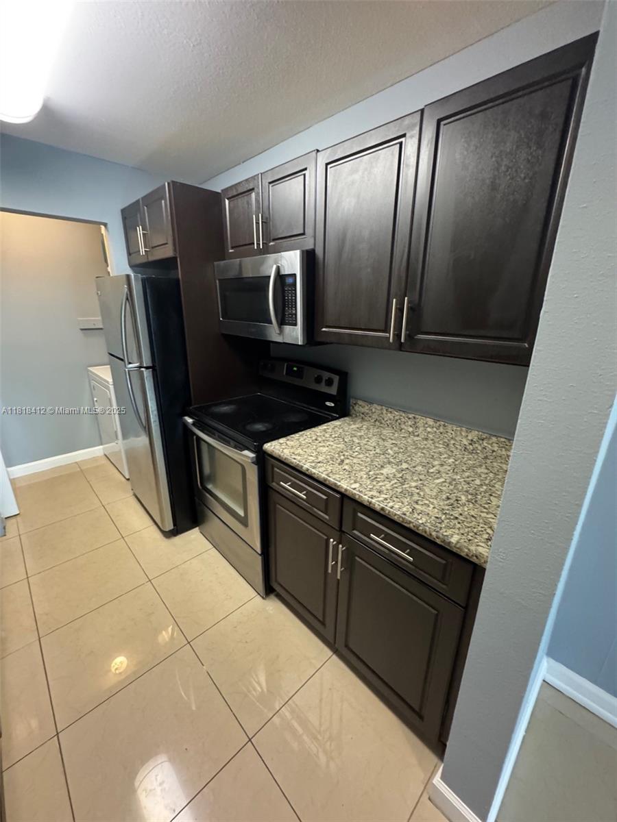 PRESERVE AT AVERY LAKES - Residential Lease