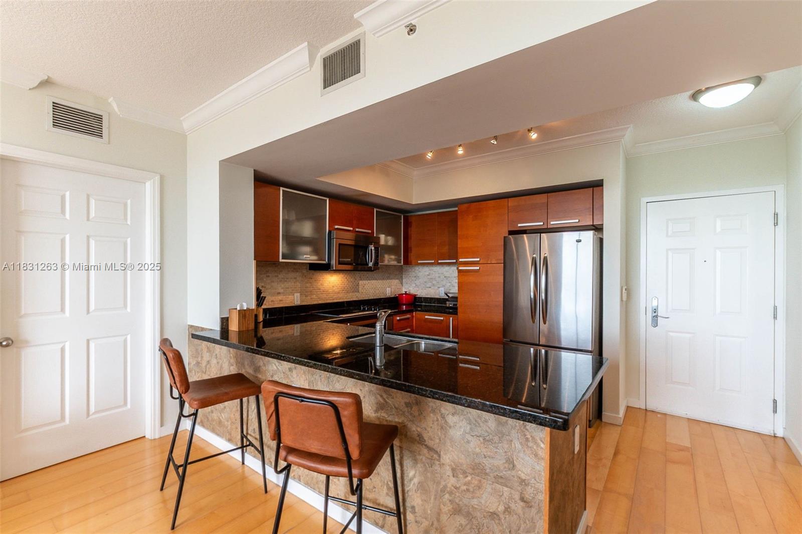 2030 S Douglas Rd 718