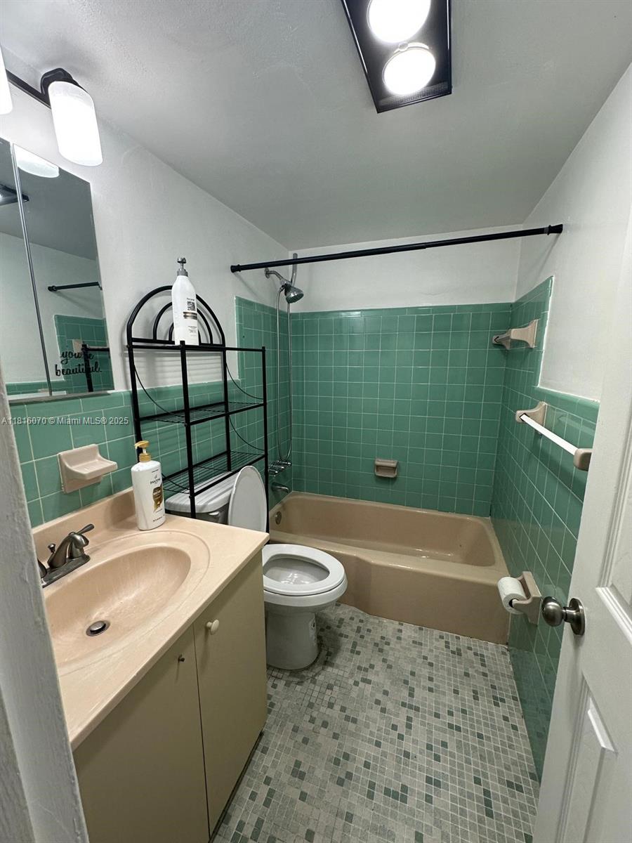 TOWN COLONY CONDO - Residential