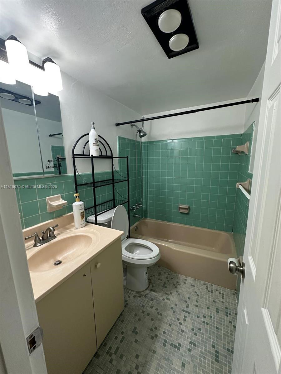 TOWN COLONY CONDO - Residential