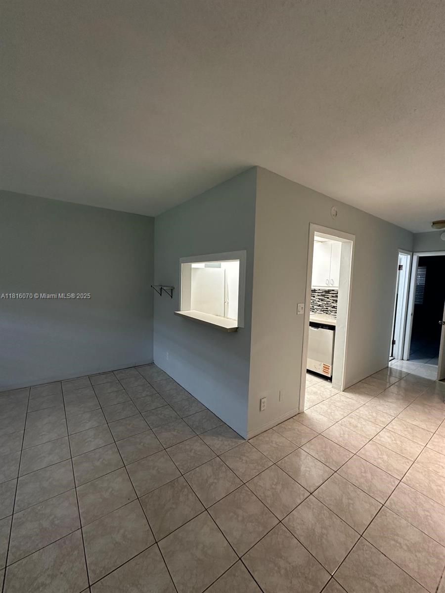 TOWN COLONY CONDO - Residential