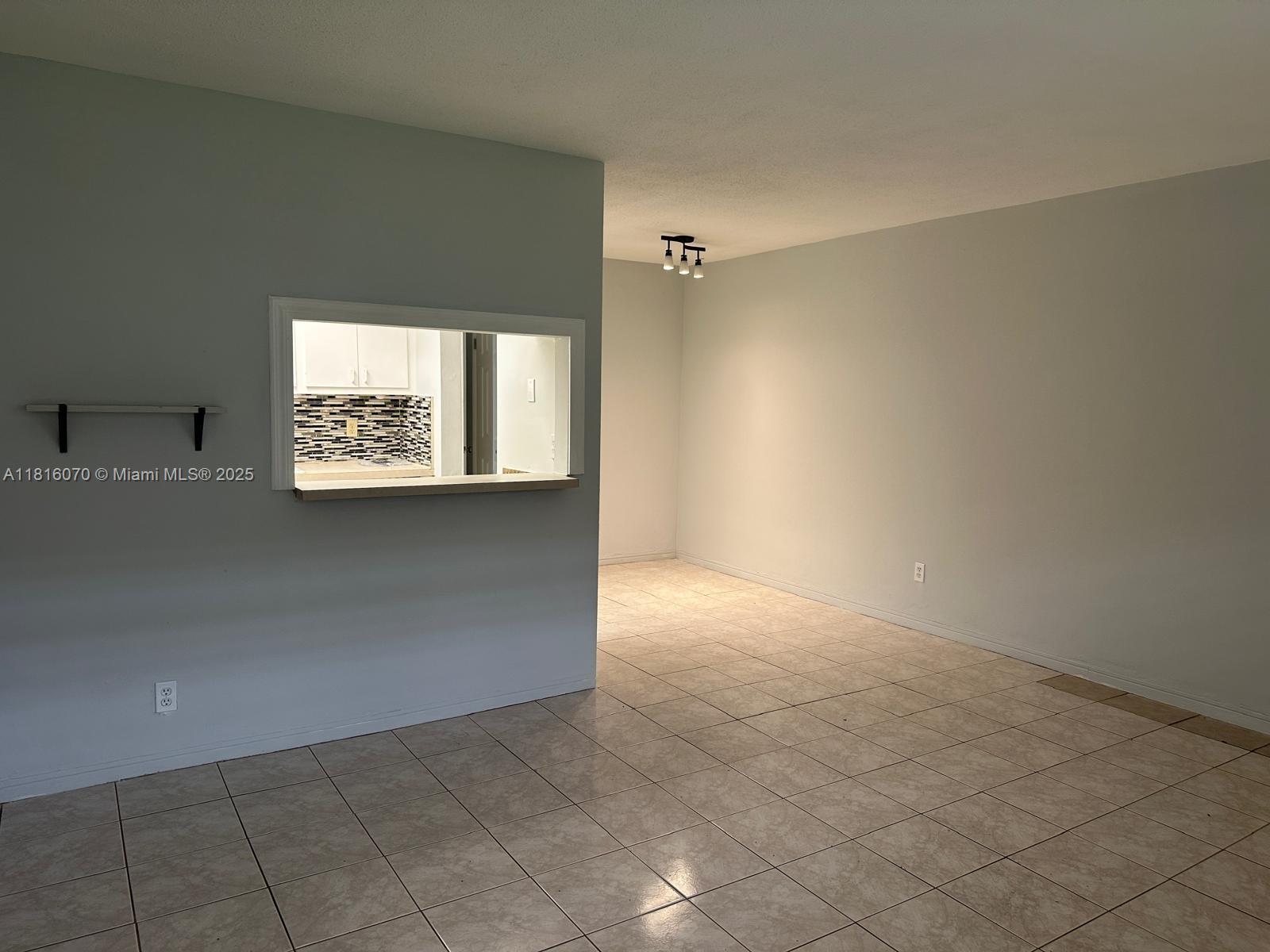 TOWN COLONY CONDO - Residential