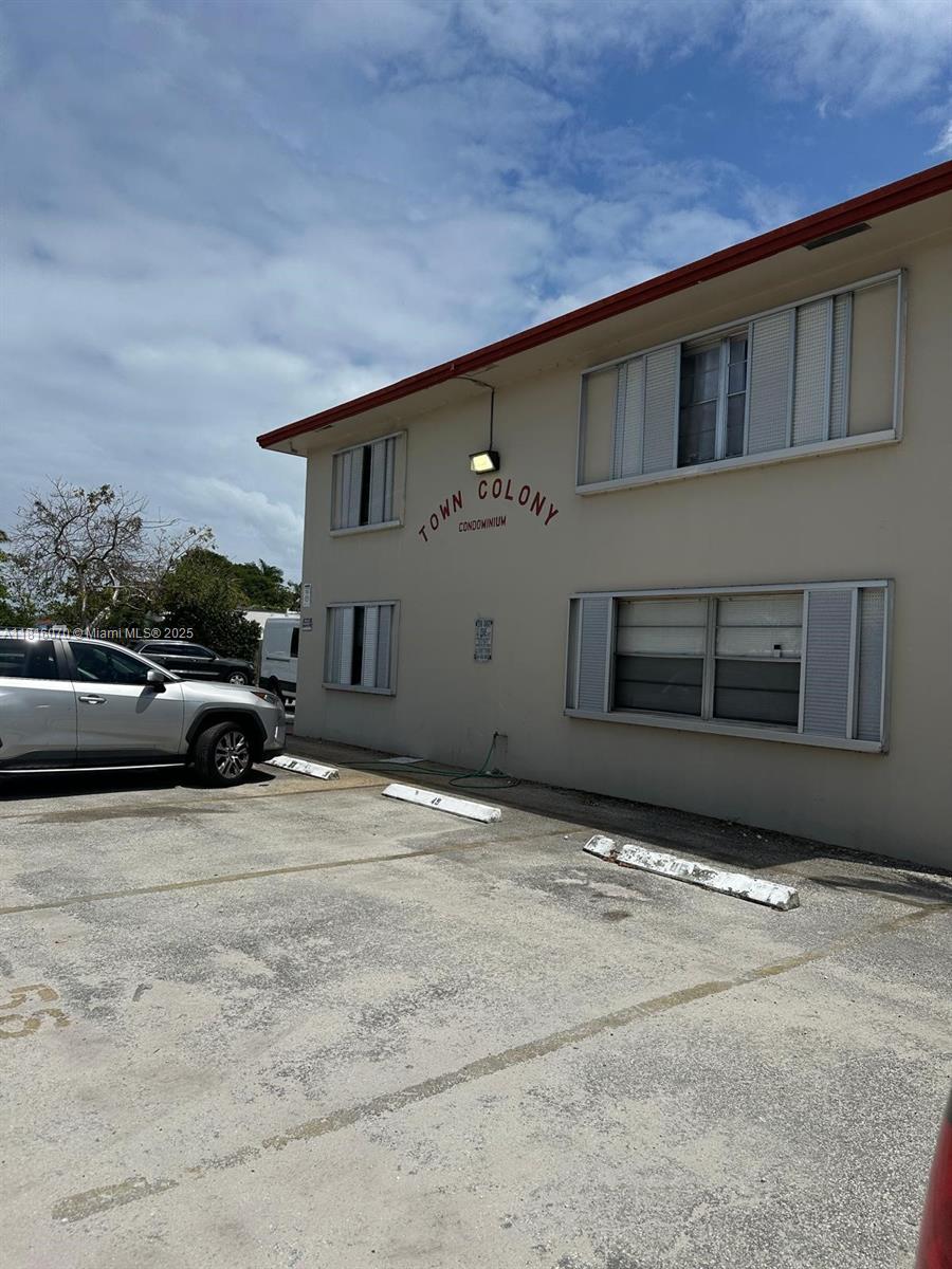 TOWN COLONY CONDO - Residential