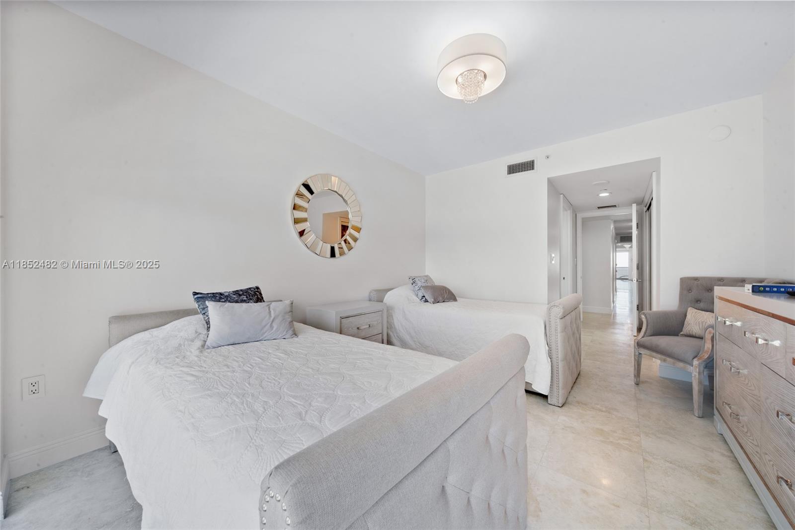 HAMPTONS SOUTH CONDO - Residential Lease