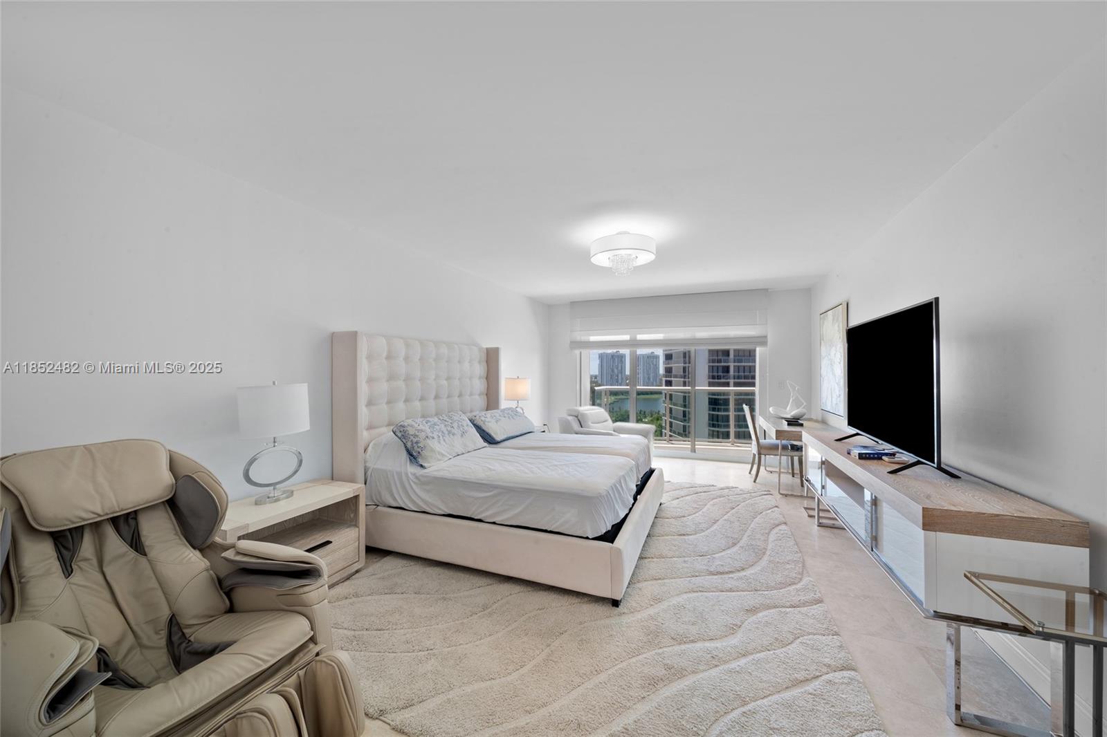 HAMPTONS SOUTH CONDO - Residential Lease