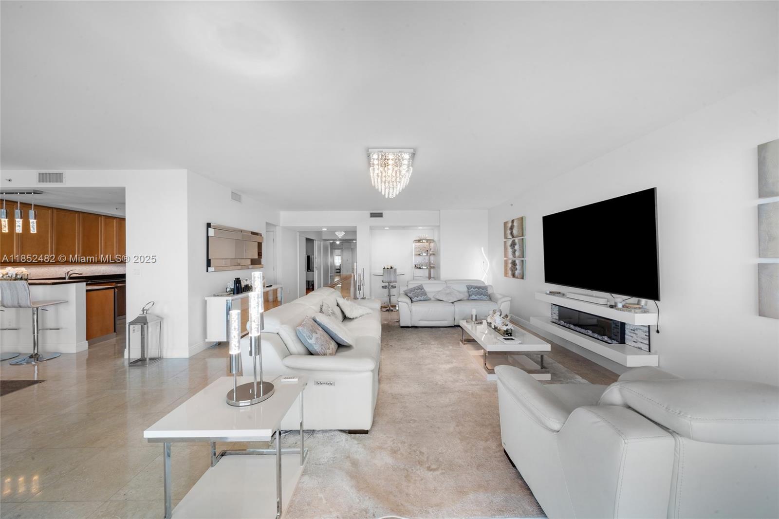 HAMPTONS SOUTH CONDO - Residential Lease