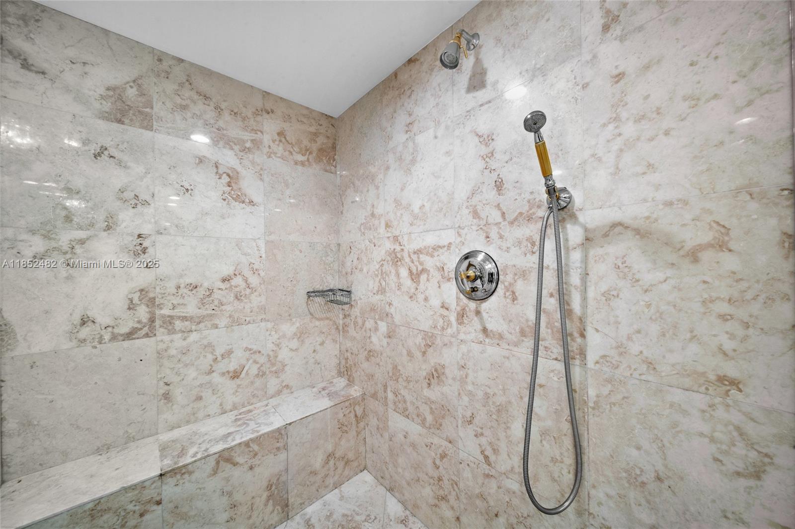 HAMPTONS SOUTH CONDO - Residential Lease