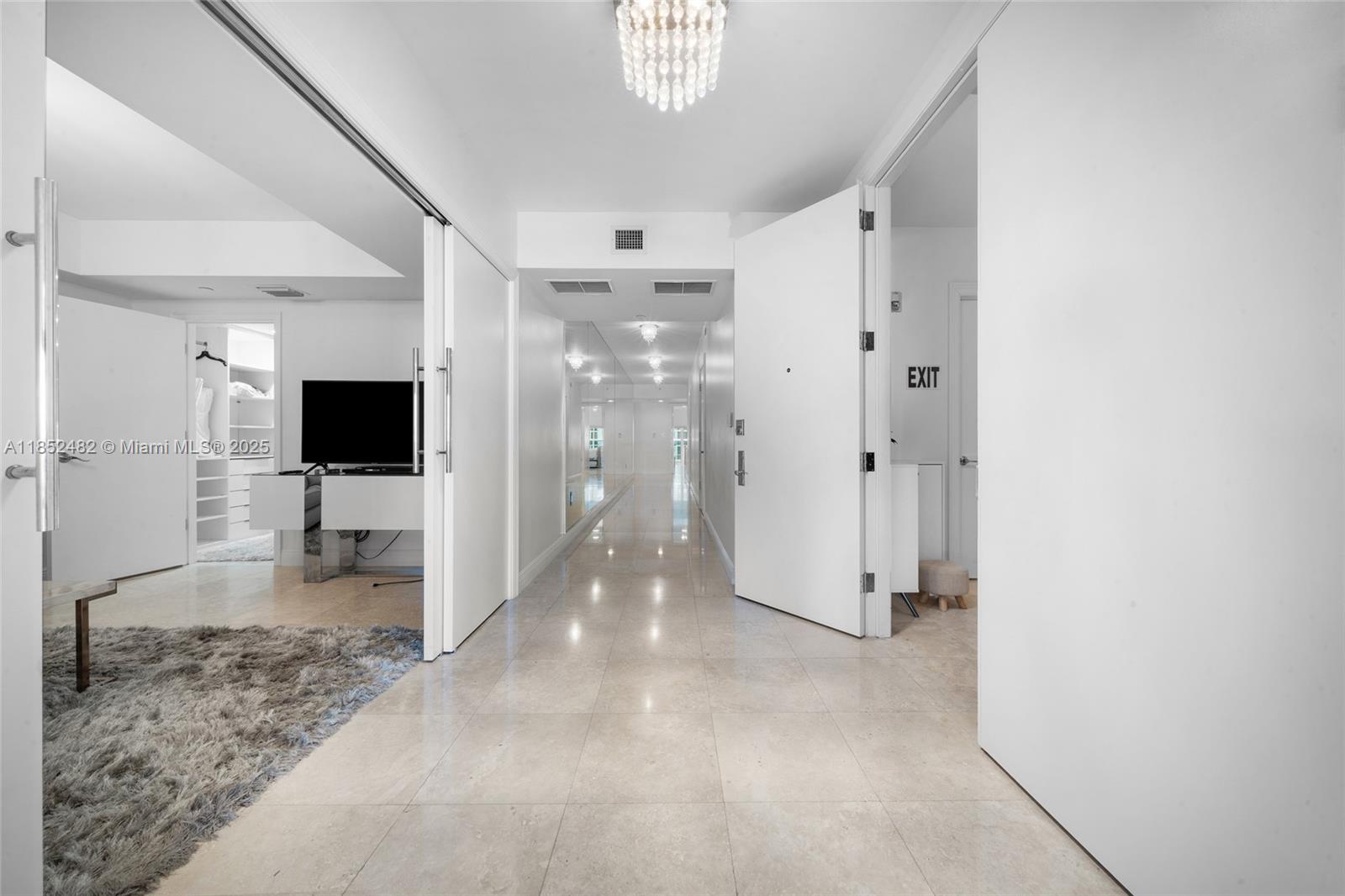 HAMPTONS SOUTH CONDO - Residential Lease