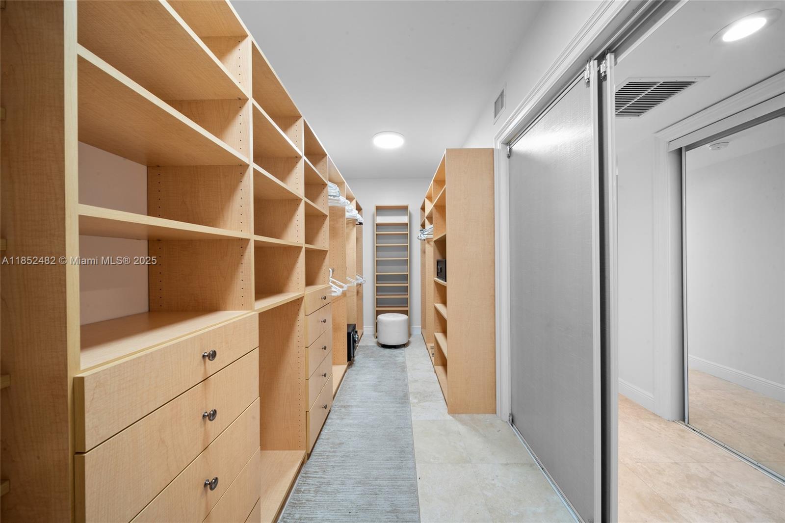 HAMPTONS SOUTH CONDO - Residential Lease