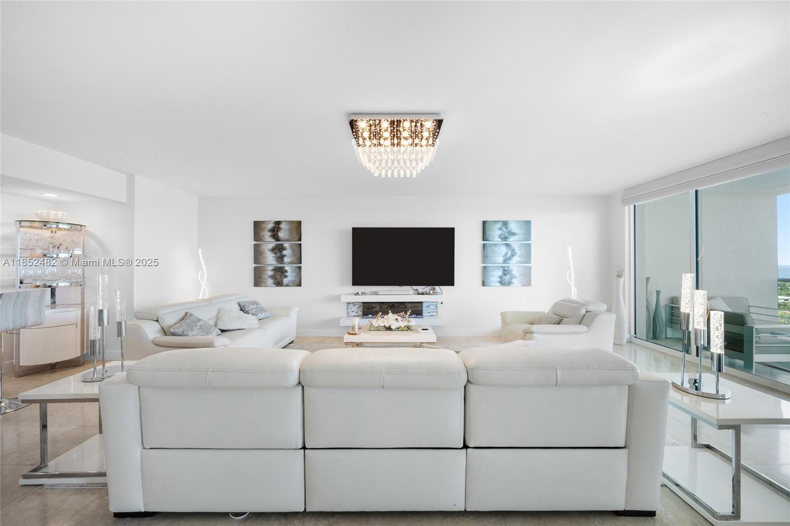 HAMPTONS SOUTH CONDO - Residential Lease
