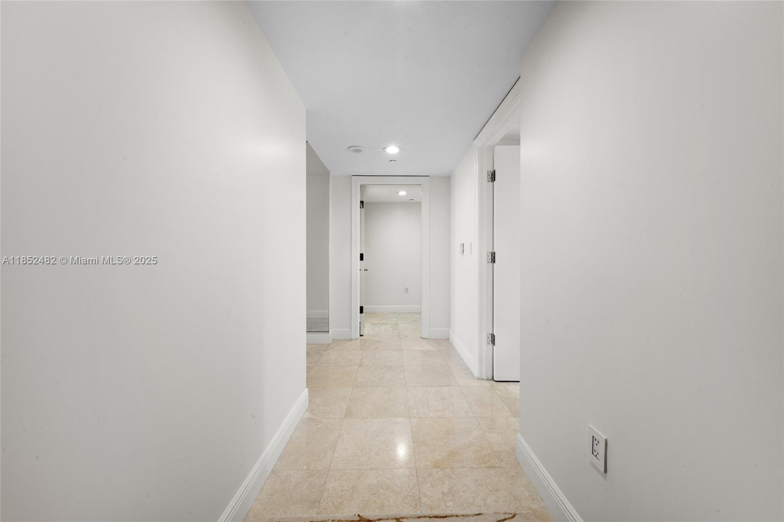 HAMPTONS SOUTH CONDO - Residential Lease