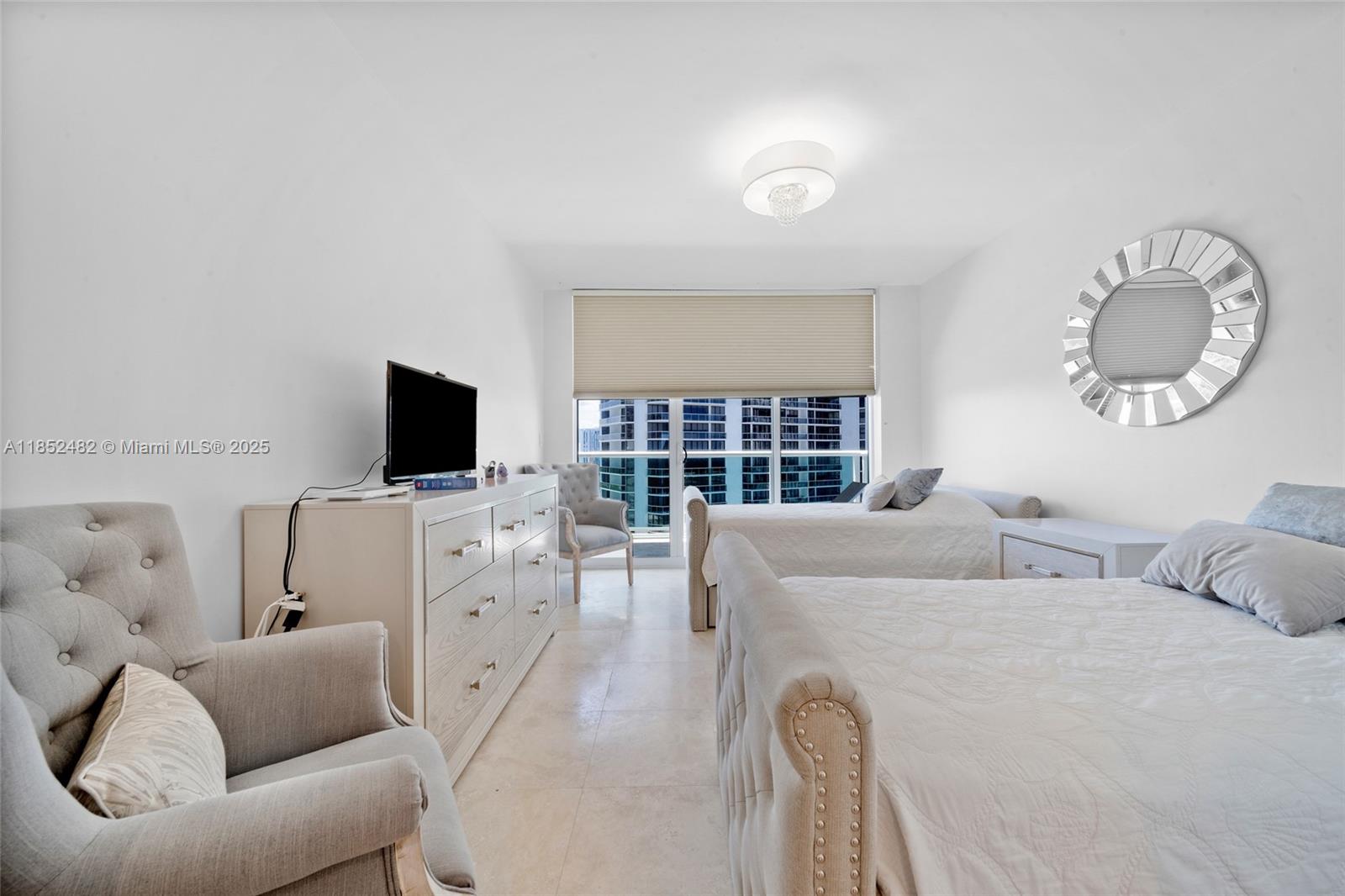 HAMPTONS SOUTH CONDO - Residential Lease