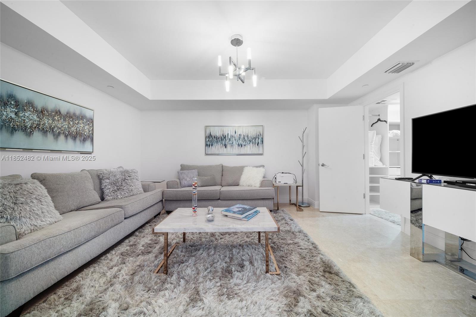 HAMPTONS SOUTH CONDO - Residential Lease