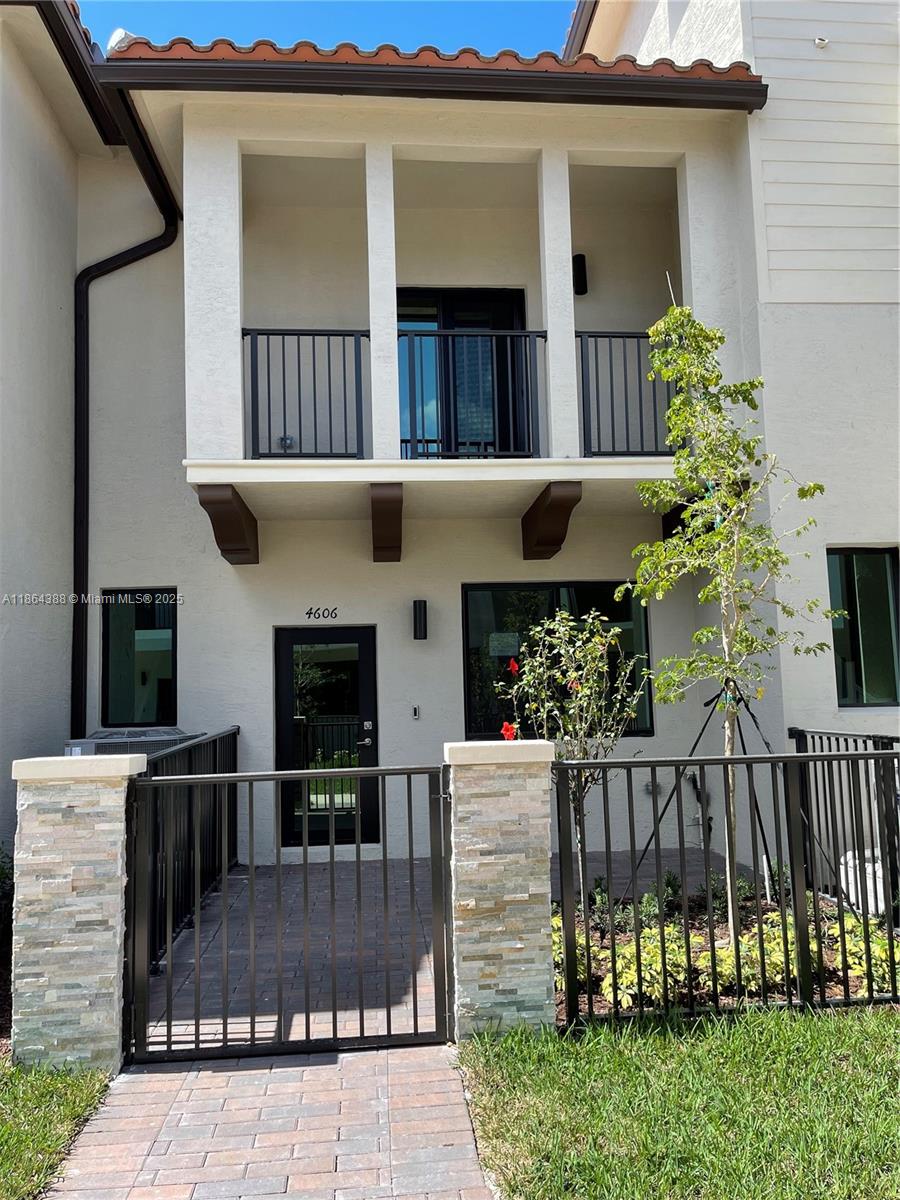 INVESTMENT OPPORTUNITY!! Beautiful Townhome in Urbana at Downtown Doral! This stunning 3-bedroom, 2/1-bathroom home with modern kitchen with stainless steel appliances, and high-impact windows for added security and efficiency. Located in a vibrant community in the heart of Downtown Doral, it offers top-tier amenities, including the Urbana Clubhouse, pool, gym, basketball court, business center, and playground. Just steps from the best schools, top-rated restaurants, Publix, City Place, The Fresh Market, shops, and more. . Tenant occupied until 5/31/26, monthly rent $3,800.00