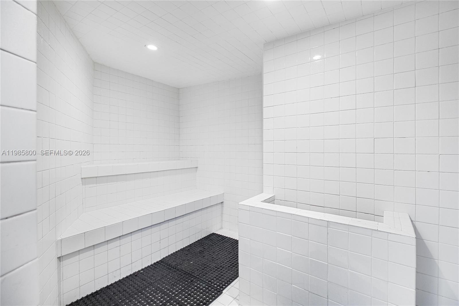 THE TOWERS OF QUAYSIDE CO - Residential