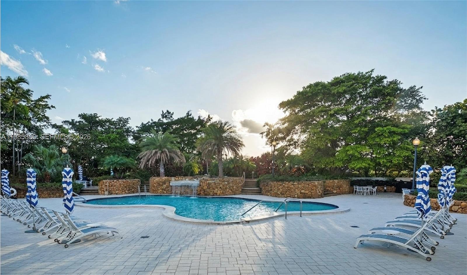 THE TOWERS OF QUAYSIDE CO - Residential