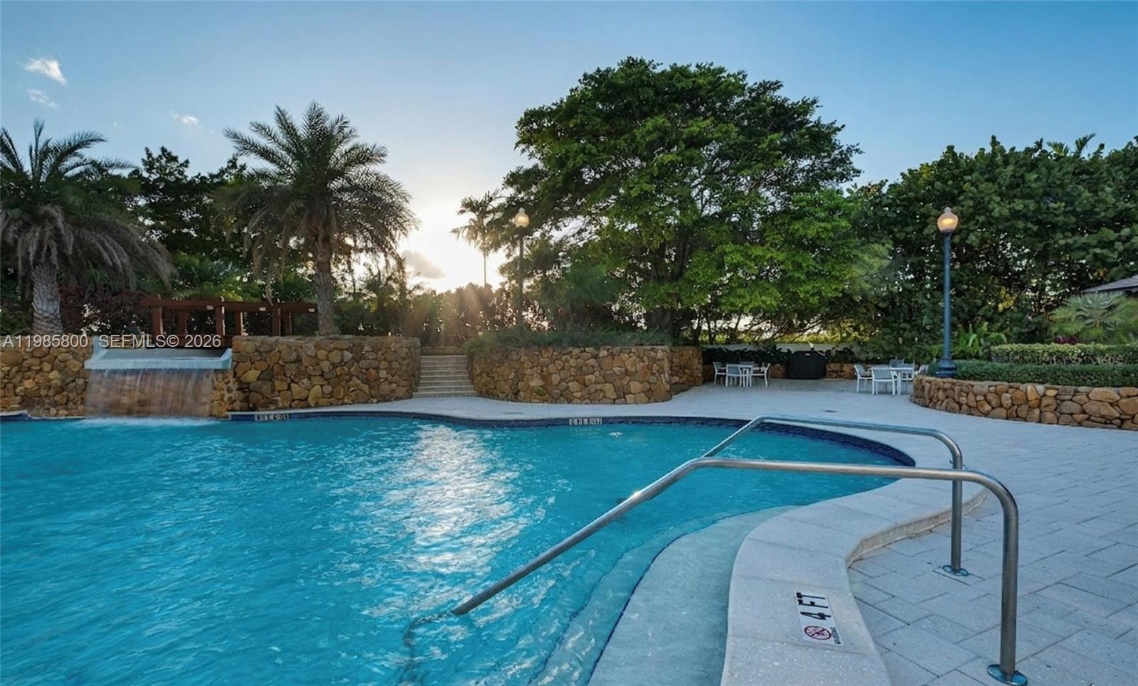 THE TOWERS OF QUAYSIDE CO - Residential