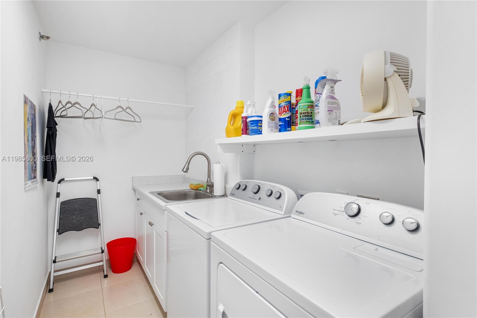 THE TOWERS OF QUAYSIDE CO - Residential