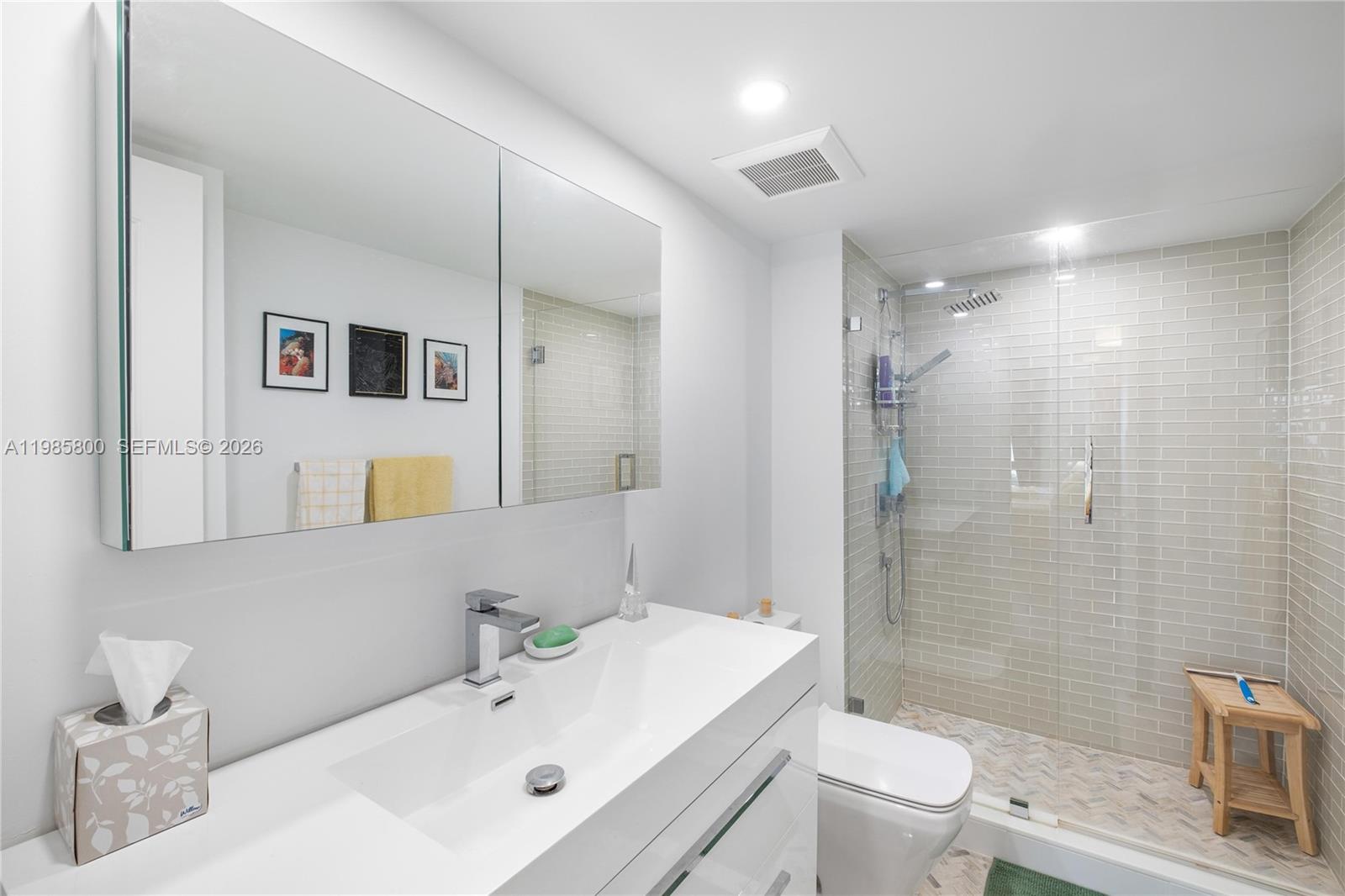 THE TOWERS OF QUAYSIDE CO - Residential