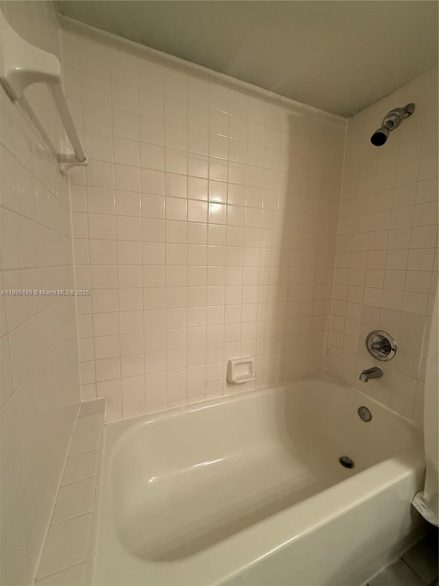 LAUDERDALE NORTH PARK SEC - Residential