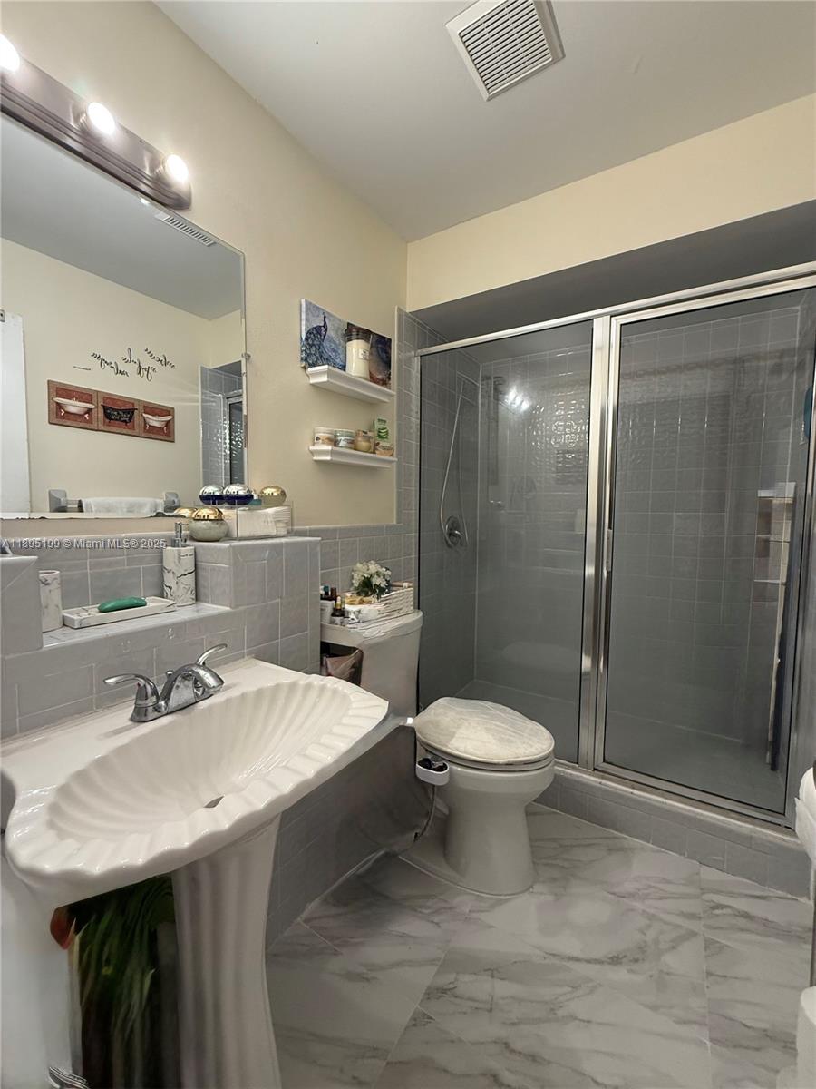 LAUDERDALE NORTH PARK SEC - Residential