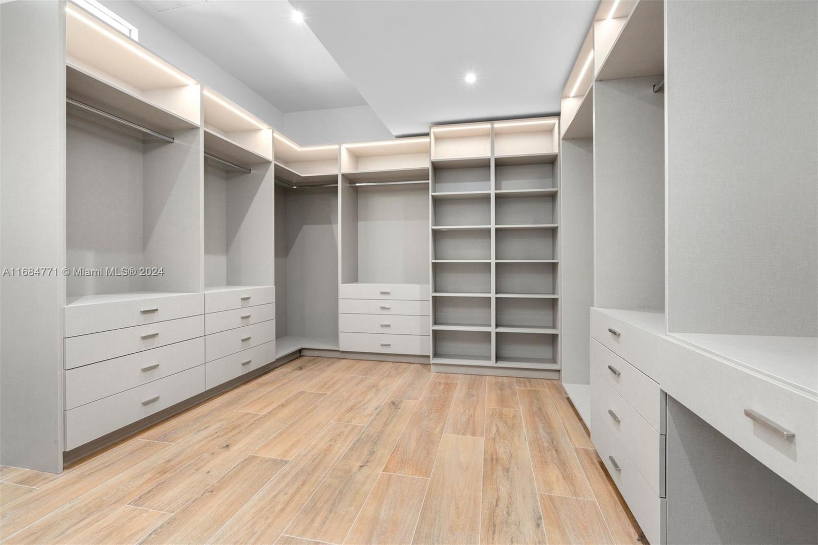 CAPE FLA SUB SEC 2 - Residential