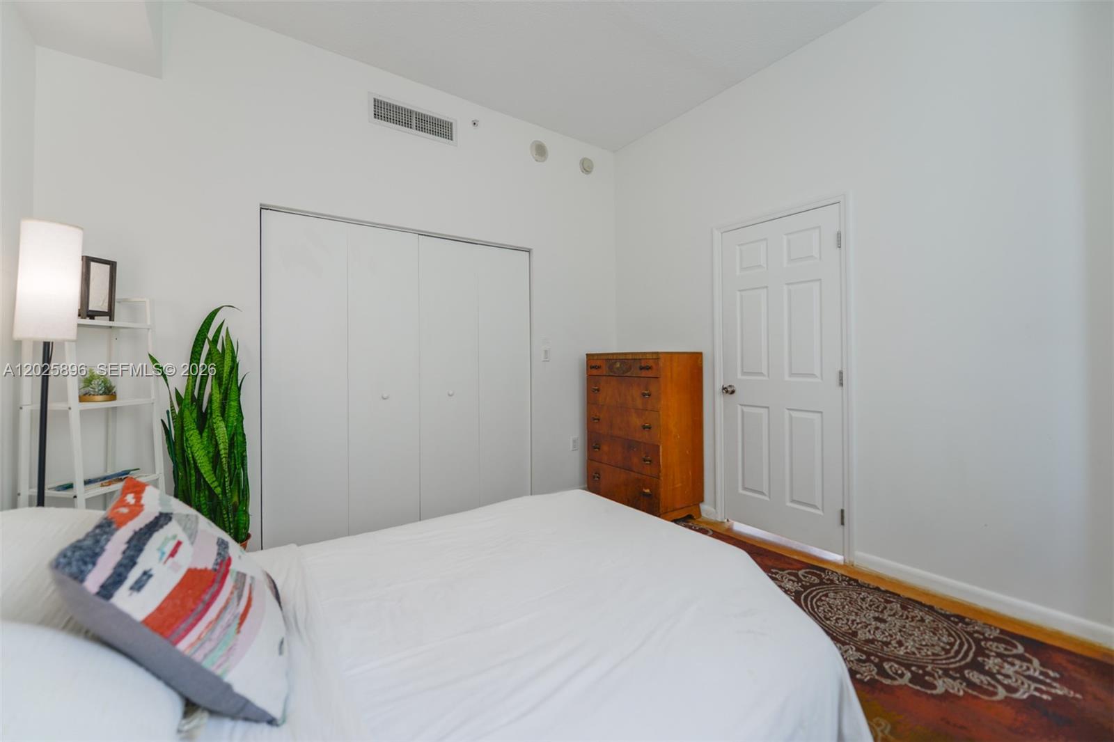 THE LOFT DOWNTOWN II COND - Residential