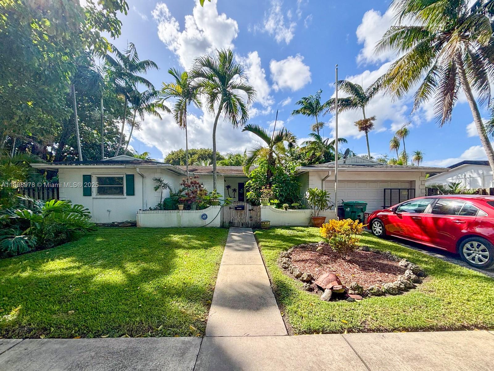 18730 SW 90th Ave, Cutler Bay, FL, 33157/$499,000 1 18730 SW 90th Ave