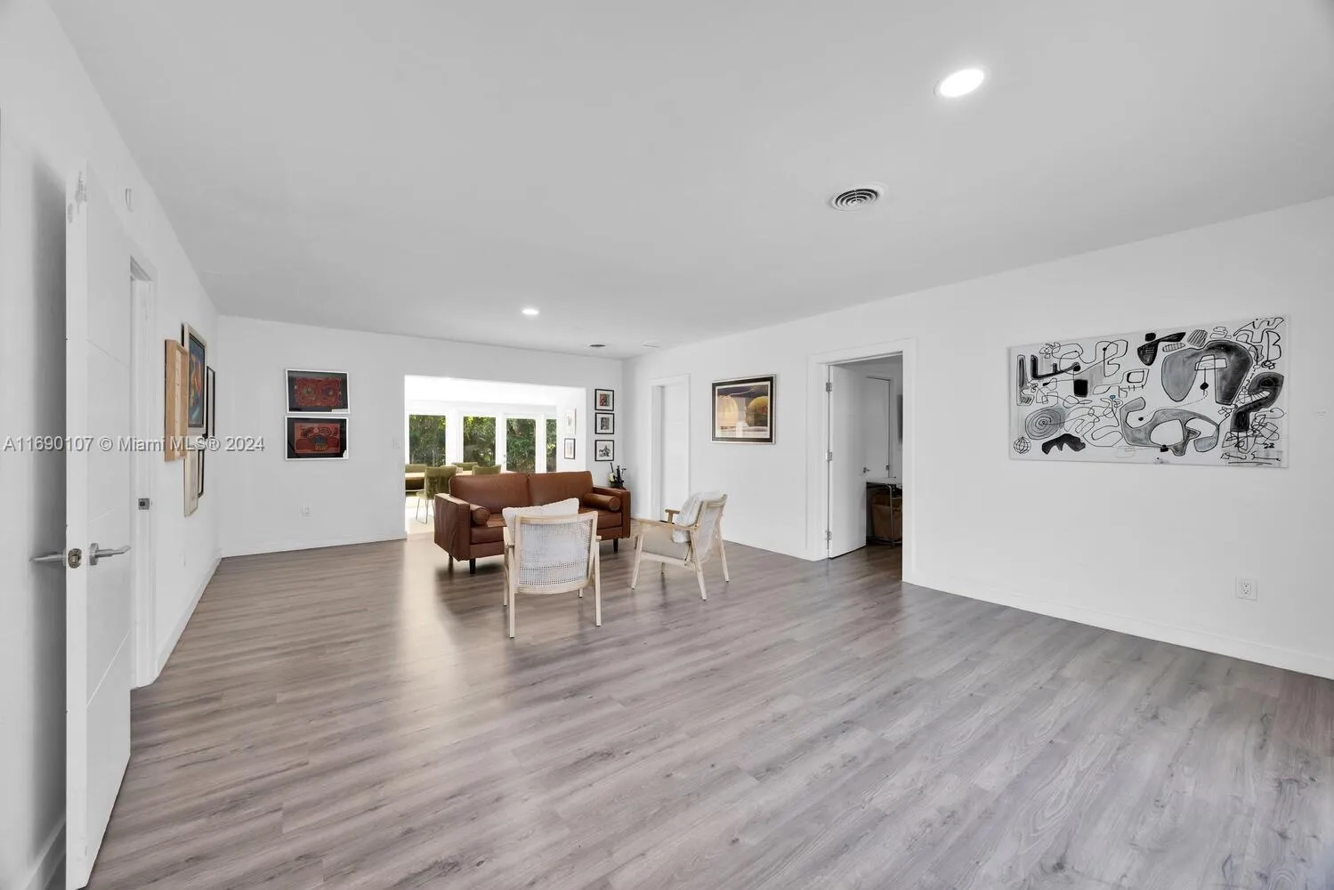 Miami, Florida 33143, United States, 4 Bedrooms Bedrooms, ,3 BathroomsBathrooms,Residential,Active,32418