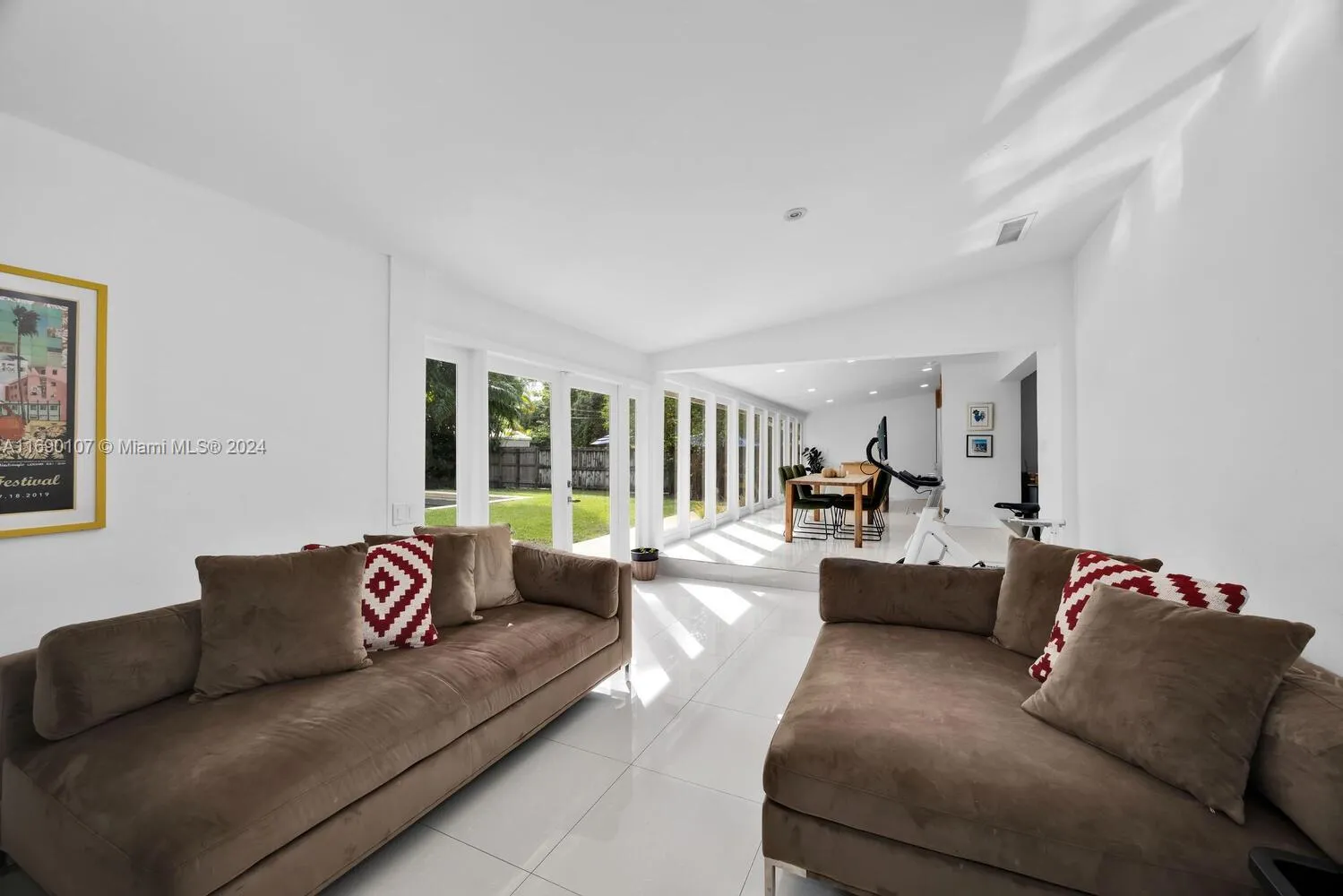 Miami, Florida 33143, United States, 4 Bedrooms Bedrooms, ,3 BathroomsBathrooms,Residential,Active,32418