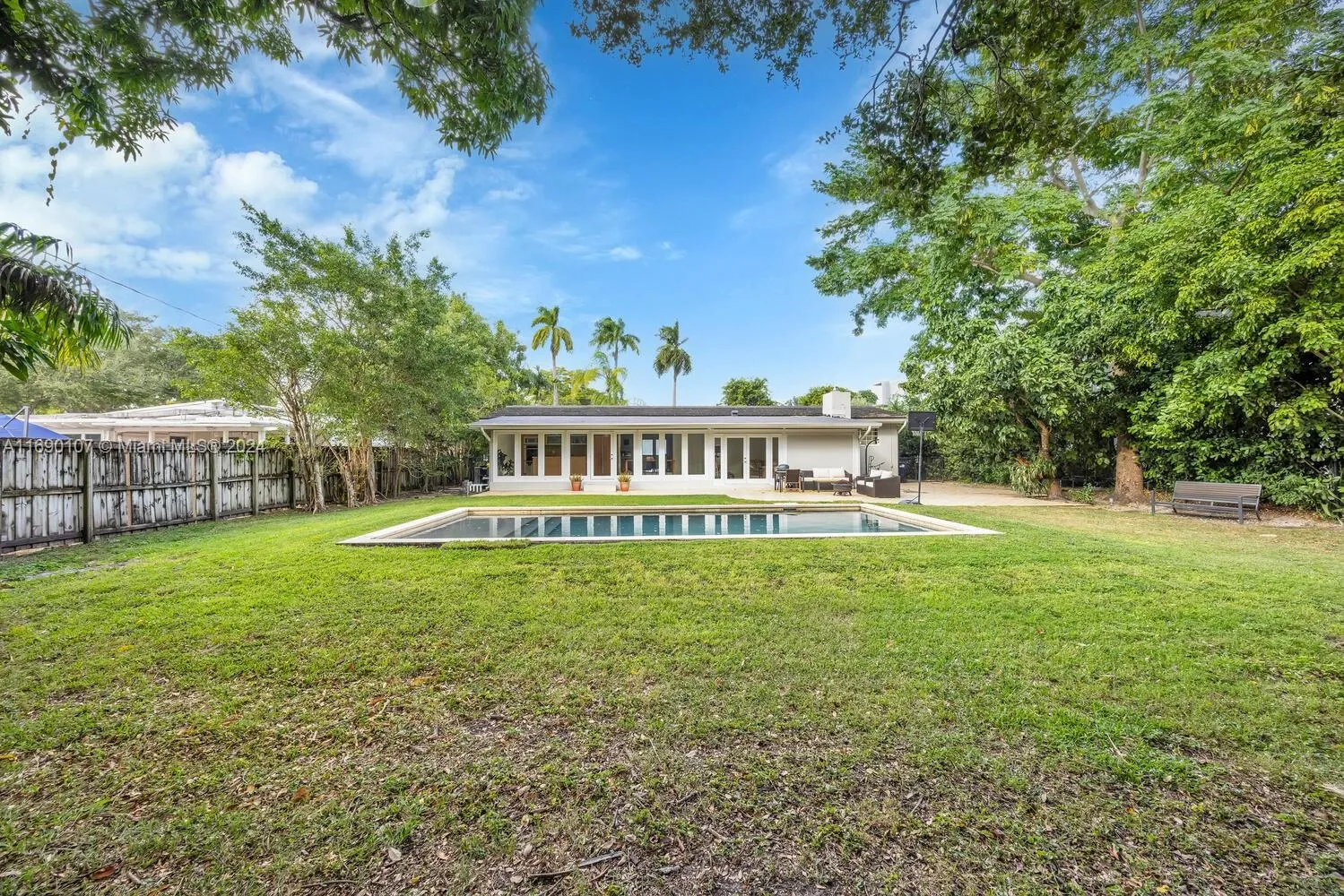 Miami, Florida 33143, United States, 4 Bedrooms Bedrooms, ,3 BathroomsBathrooms,Residential,Active,32418