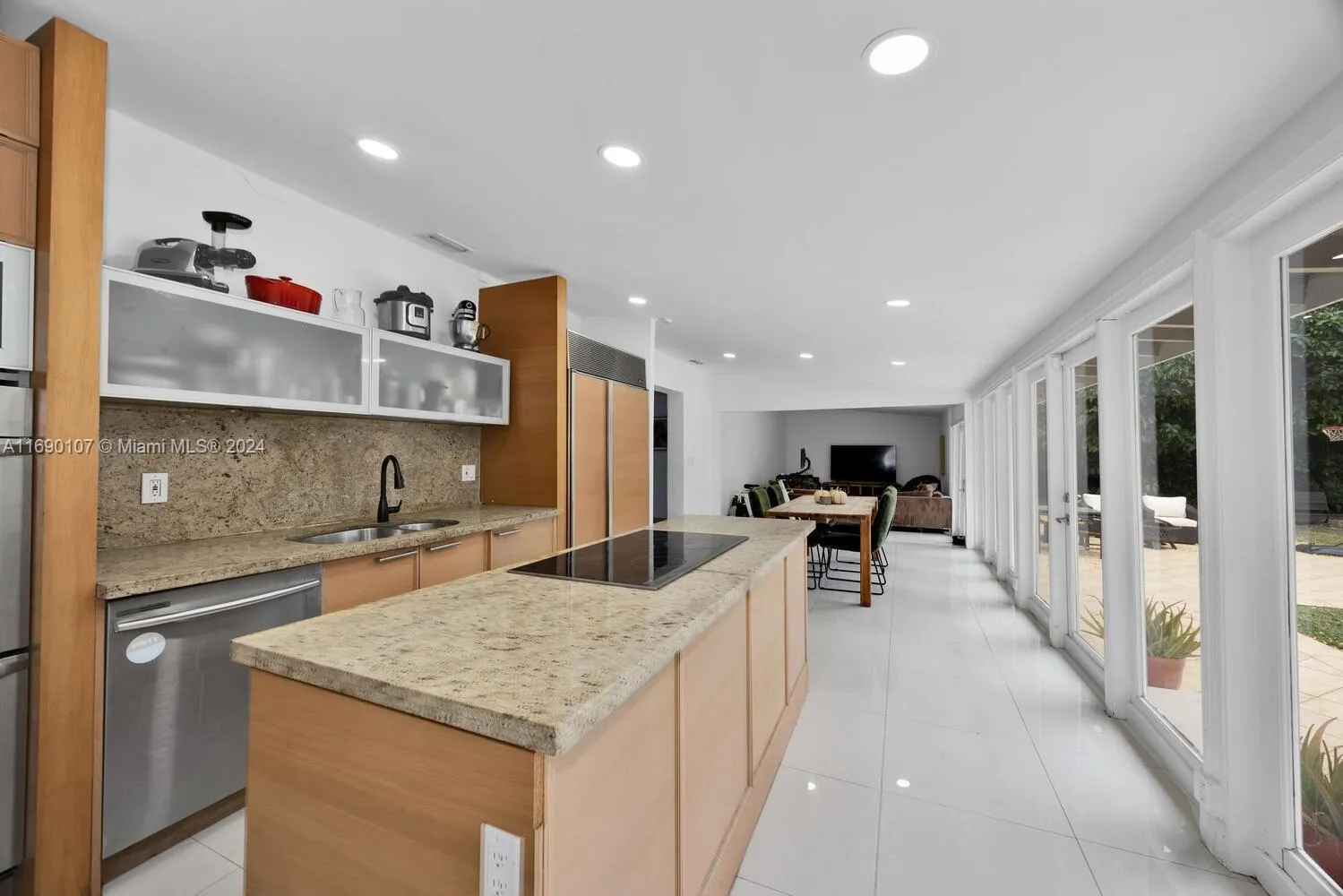 Miami, Florida 33143, United States, 4 Bedrooms Bedrooms, ,3 BathroomsBathrooms,Residential,Active,32418