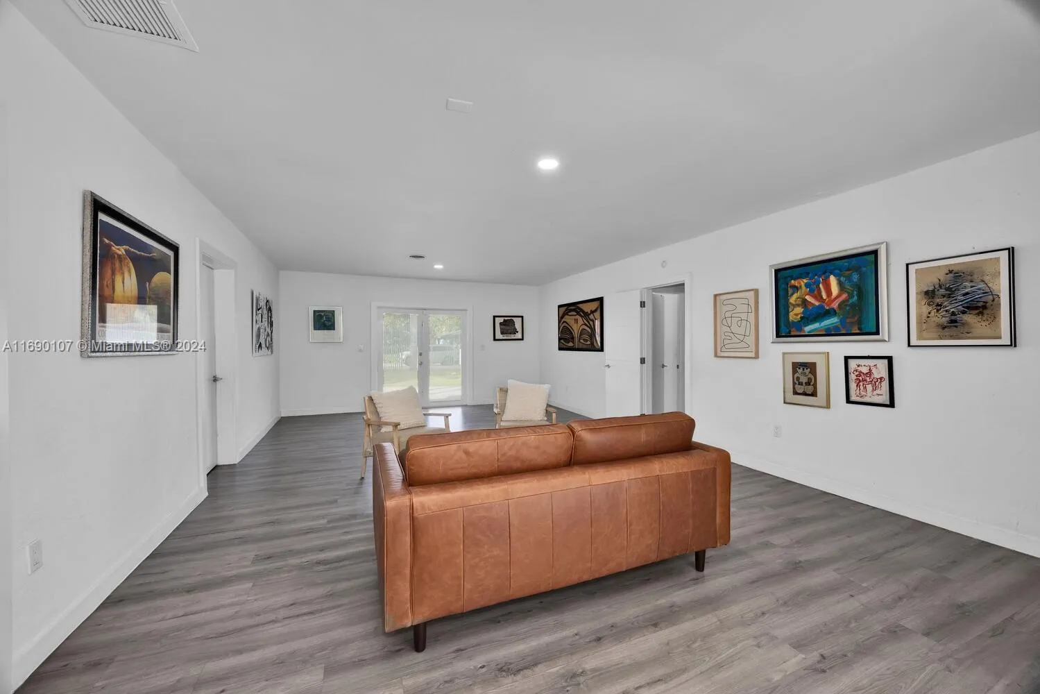 Miami, Florida 33143, United States, 4 Bedrooms Bedrooms, ,3 BathroomsBathrooms,Residential,Active,32418