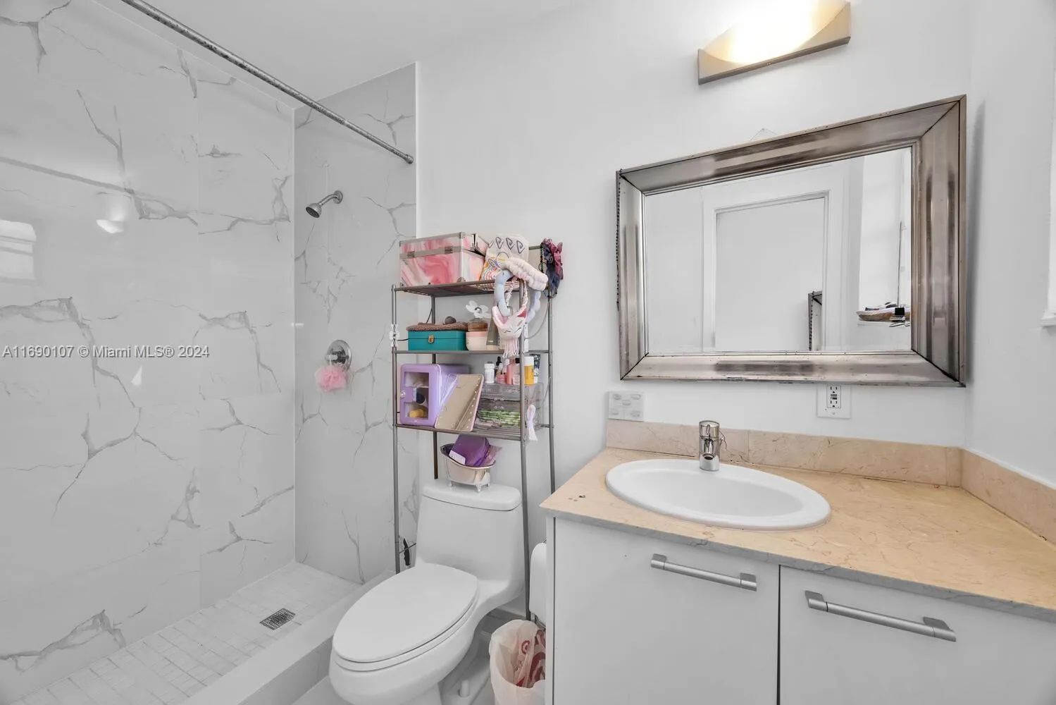 Miami, Florida 33143, United States, 4 Bedrooms Bedrooms, ,3 BathroomsBathrooms,Residential,Active,32418