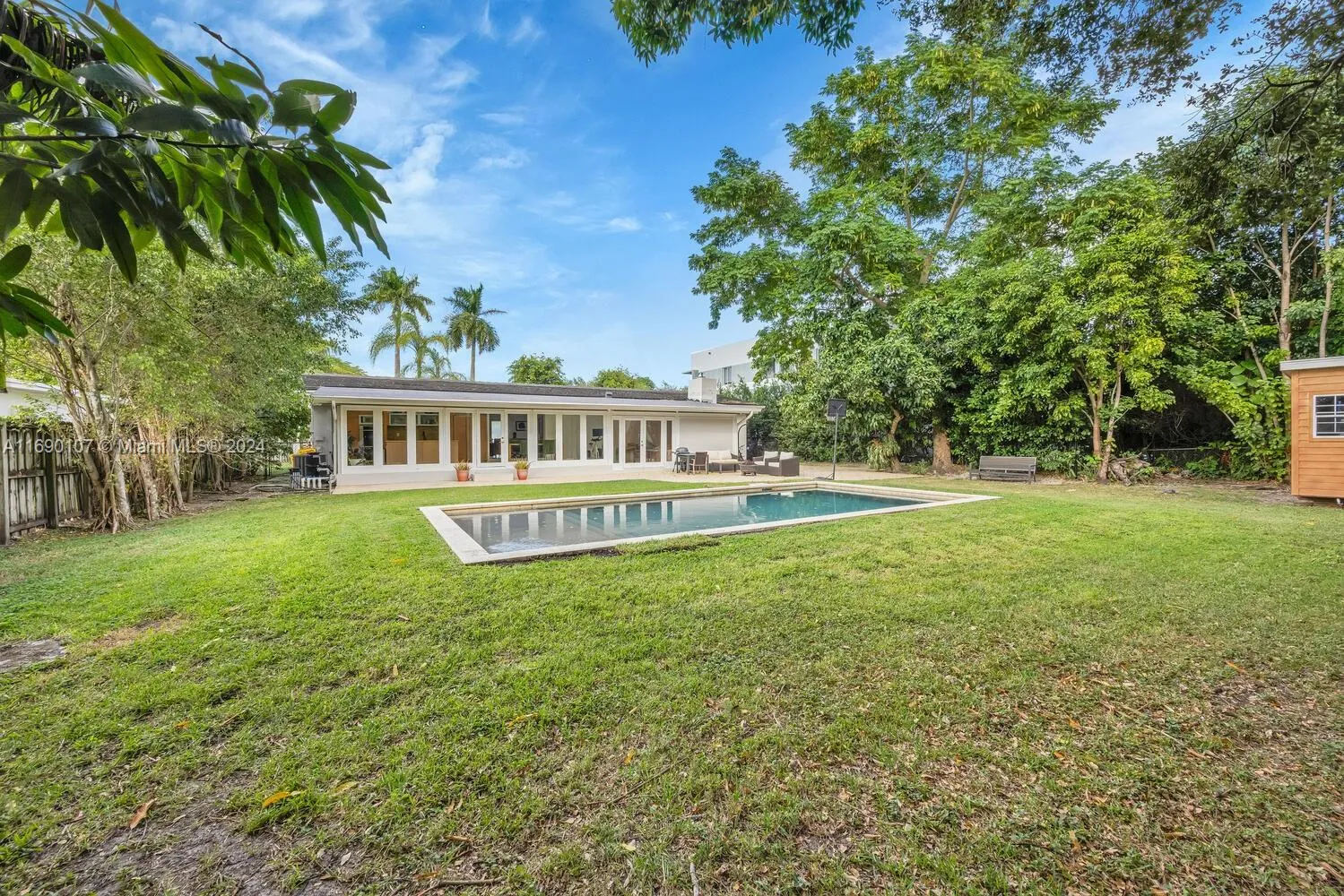 Miami, Florida 33143, United States, 4 Bedrooms Bedrooms, ,3 BathroomsBathrooms,Residential,Active,32418