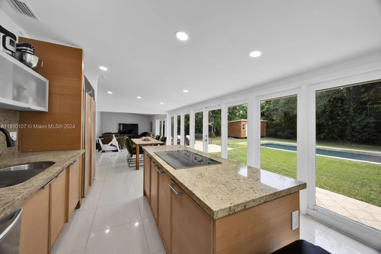 Miami, Florida 33143, United States, 4 Bedrooms Bedrooms, ,3 BathroomsBathrooms,Residential,Active,32418