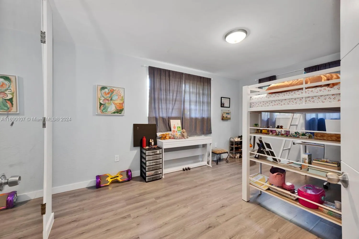 Miami, Florida 33143, United States, 4 Bedrooms Bedrooms, ,3 BathroomsBathrooms,Residential,Active,32418