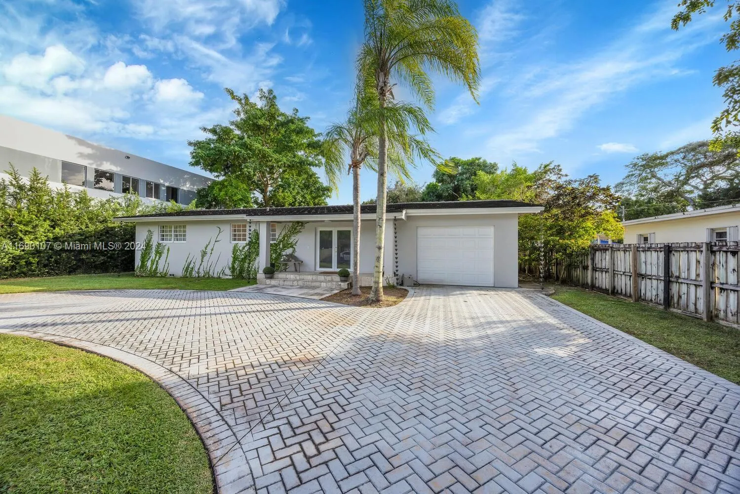 Miami, Florida 33143, United States, 4 Bedrooms Bedrooms, ,3 BathroomsBathrooms,Residential,Active,32418