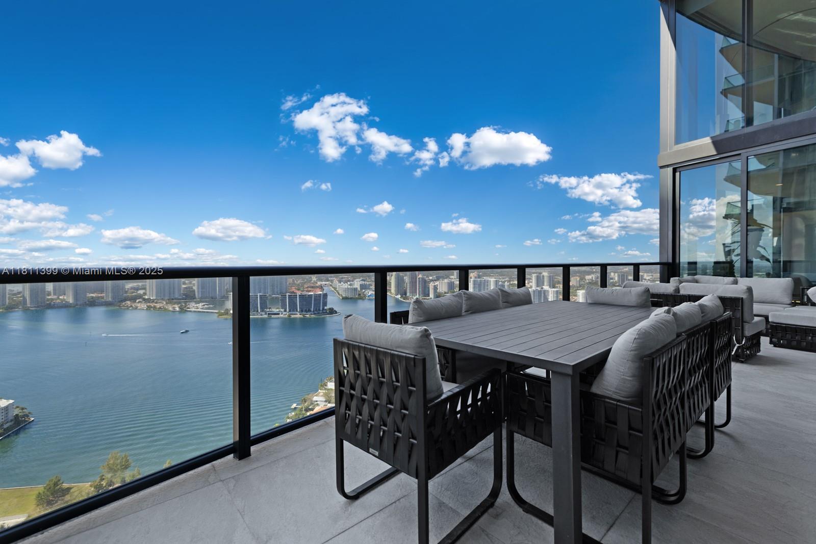 18555 COLLINS AVENUE COND - Residential