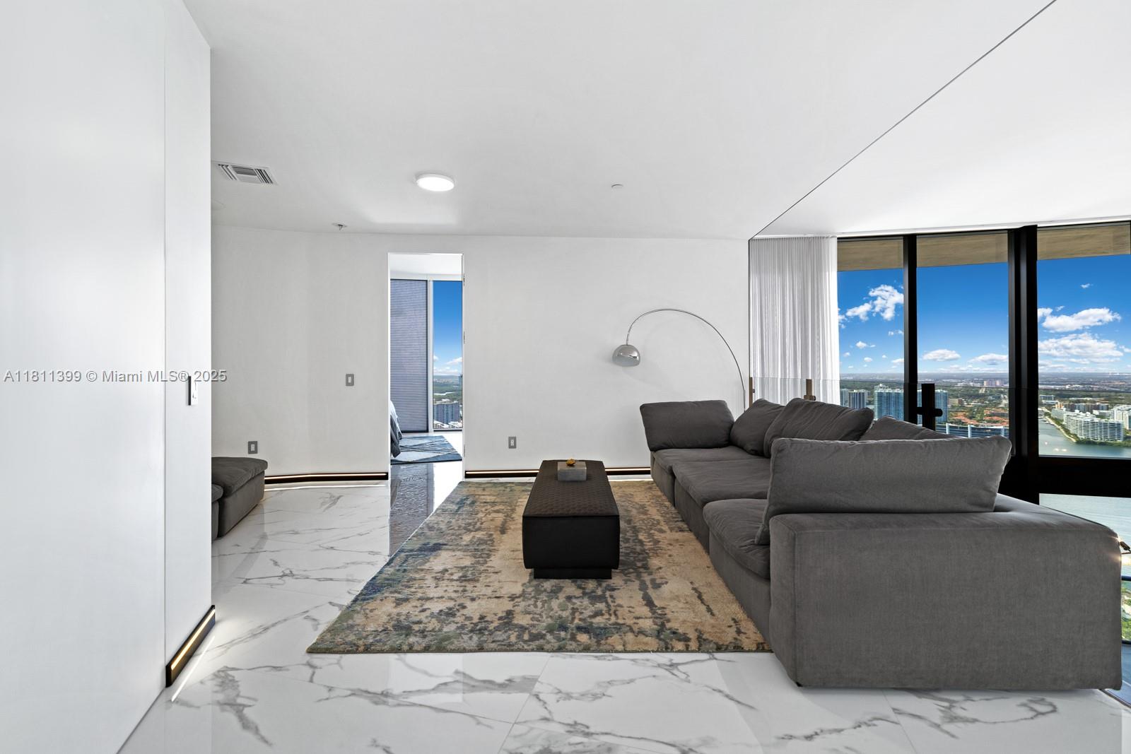 18555 COLLINS AVENUE COND - Residential
