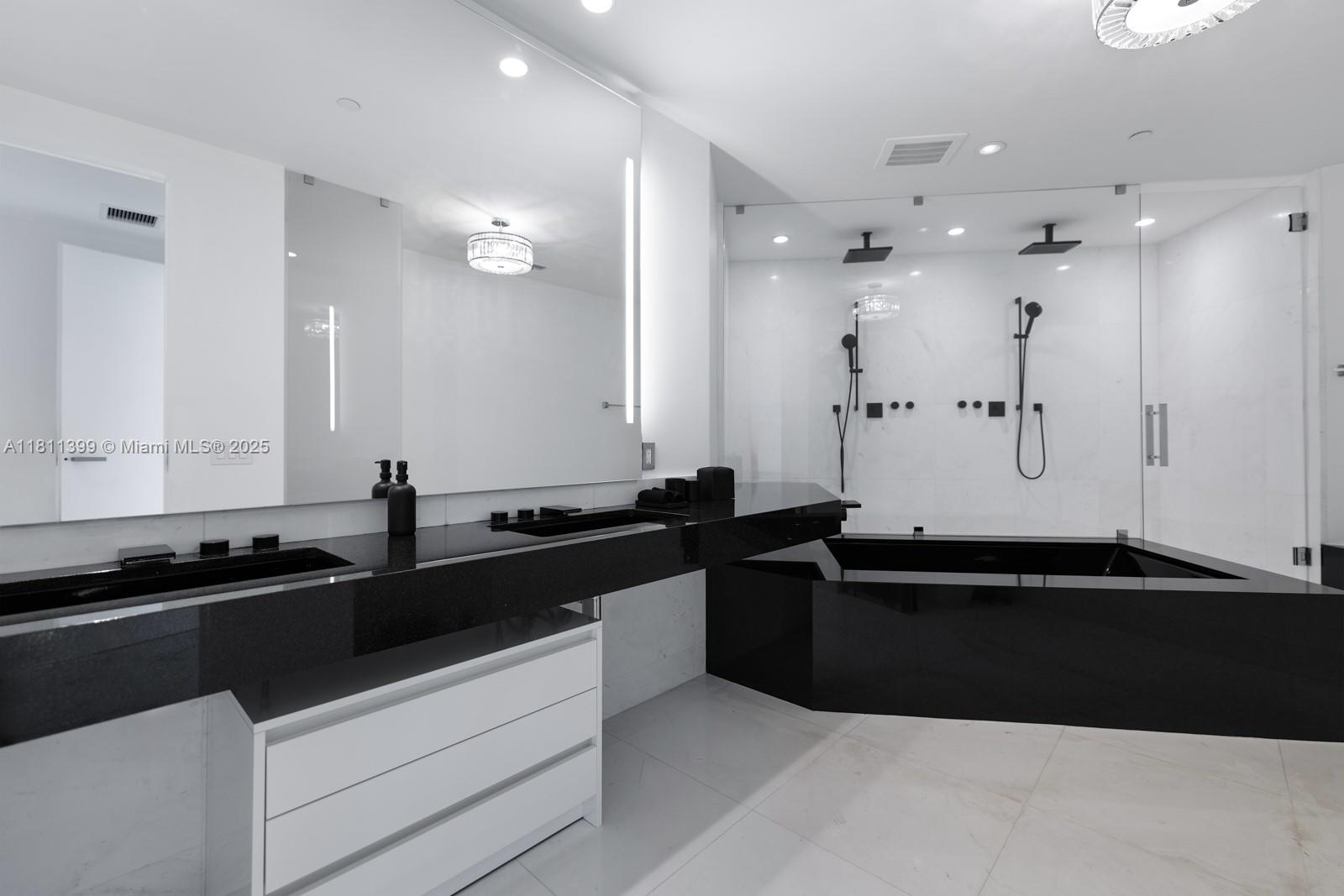 18555 COLLINS AVENUE COND - Residential