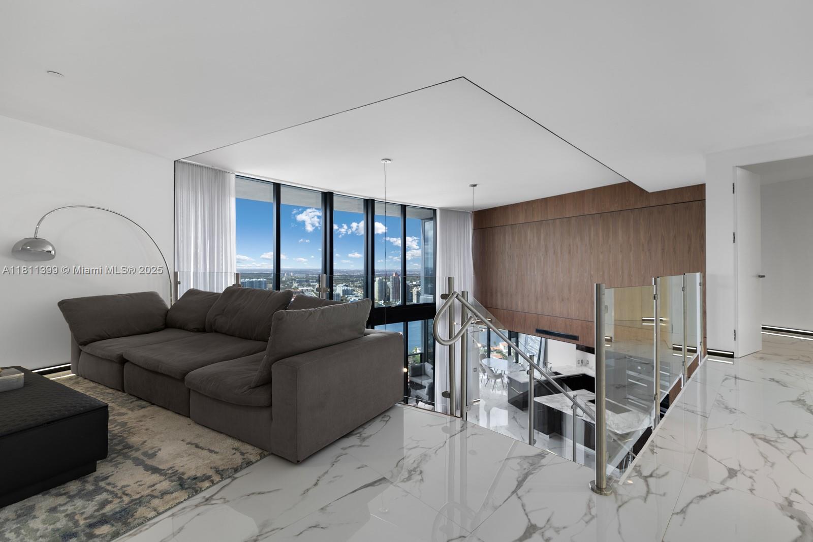 18555 COLLINS AVENUE COND - Residential