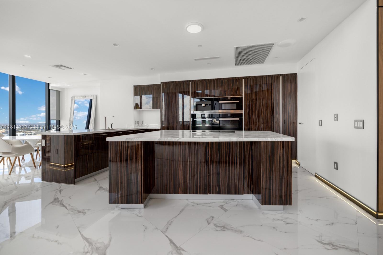 18555 COLLINS AVENUE COND - Residential