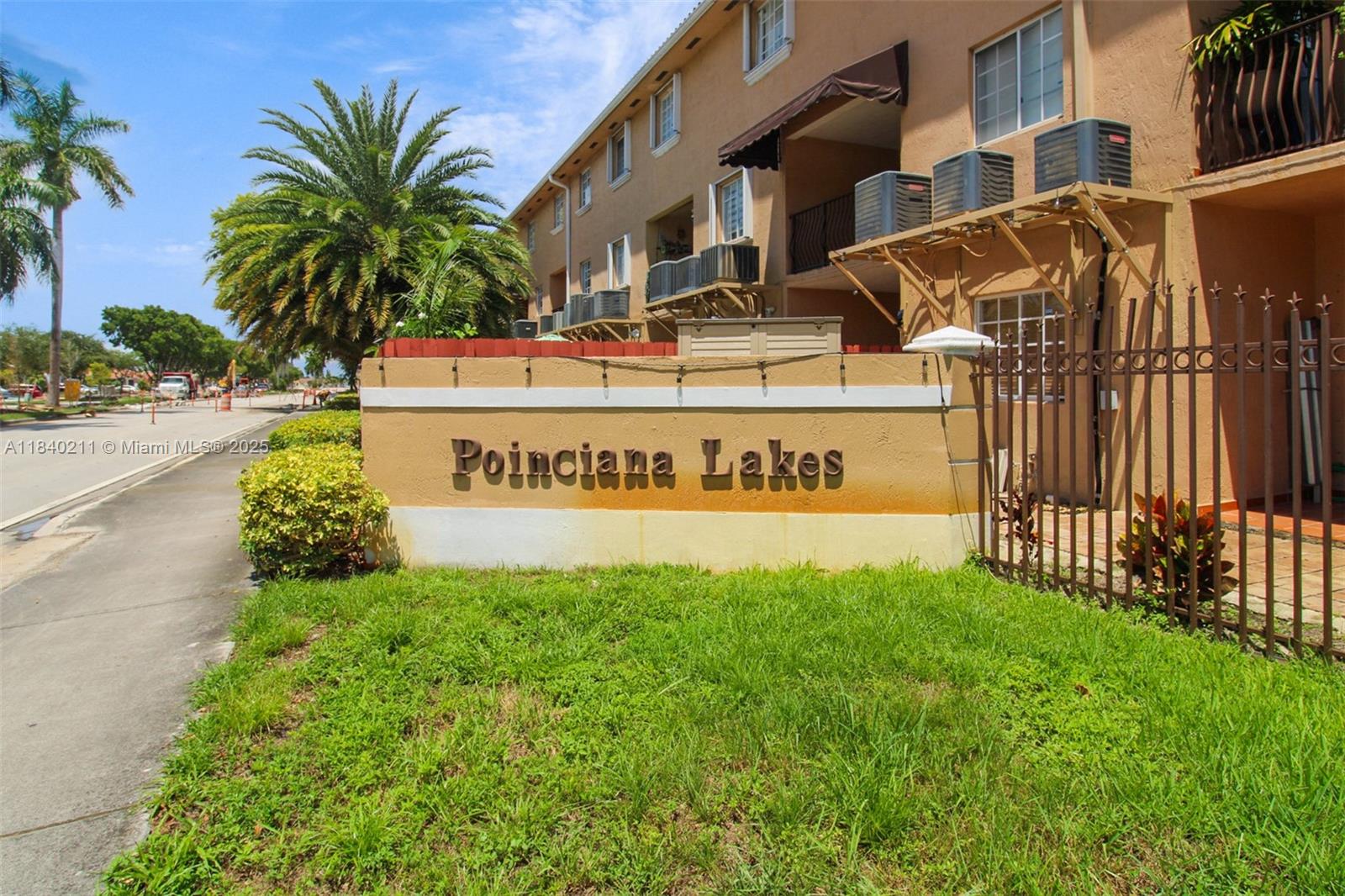 POINCIANA LAKES VILLAS CO - Residential