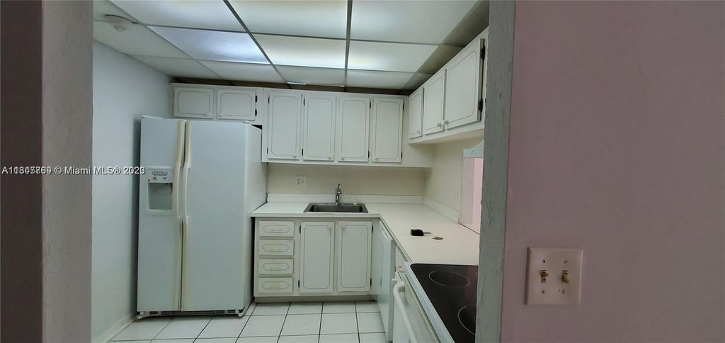 Photo of 500 Executive Center Dr #1M, West Palm Beach, FL 33401 (MLS # A11347769)